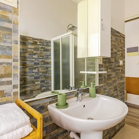 In Centro, Silenzioso Con Balcone *